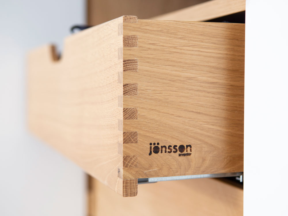 Snedkerlavet garderobe